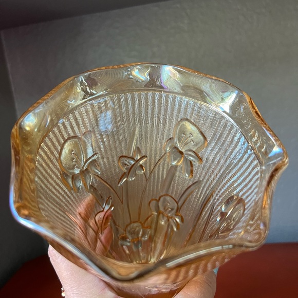 Carnival Glass Vase - Picture 7 of 13